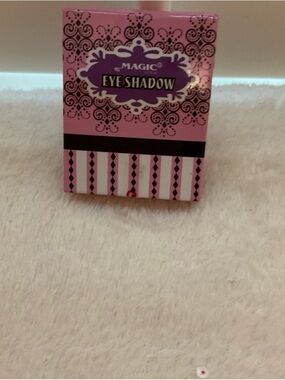 Magic Pink Eye Shadow Compact Case